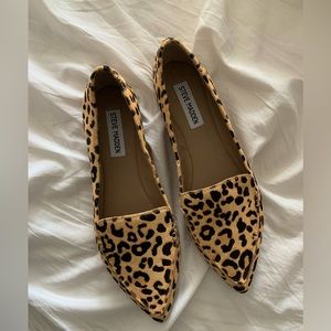 NEVER WORN Steve Madden FeatherL Leopard Flats Size 8